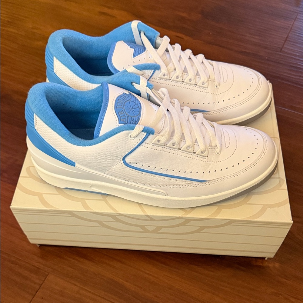Jordan 2 low UNC